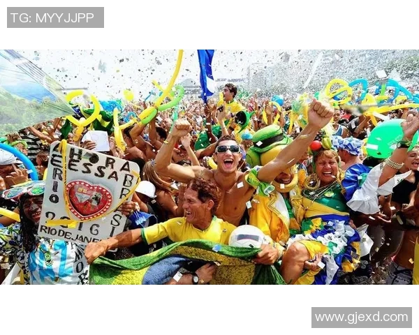 足球巨星的传奇征程与成就解析:从早期拼搏到巅峰时刻的光辉历程 足球巨星的传奇征程与成就解析:从早期拼搏到巅峰时刻的光辉历程